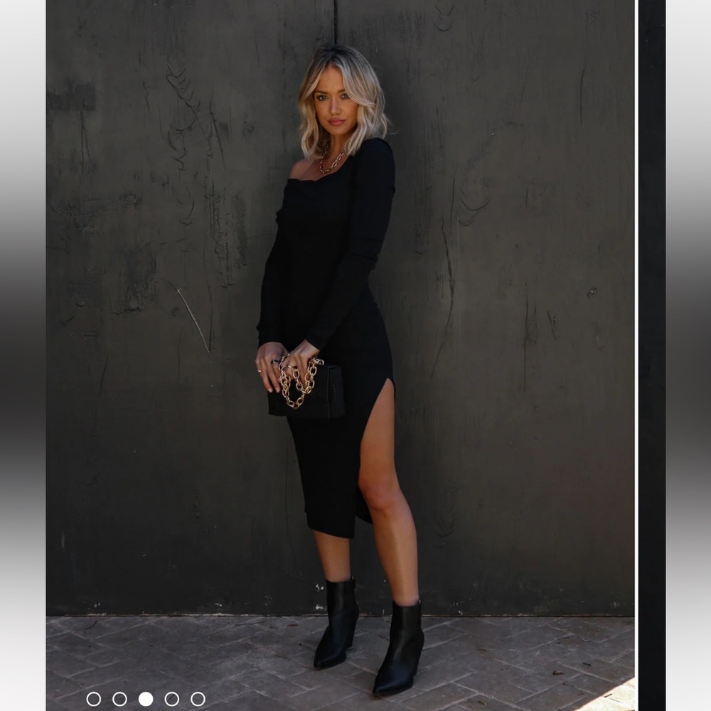 Black Off the Shoulder Midi Dress - Picture 3 of 6